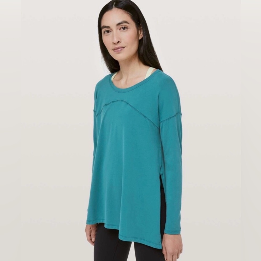 Lululemon Hit Unwind Long Sleeve in tonic teal- size 6